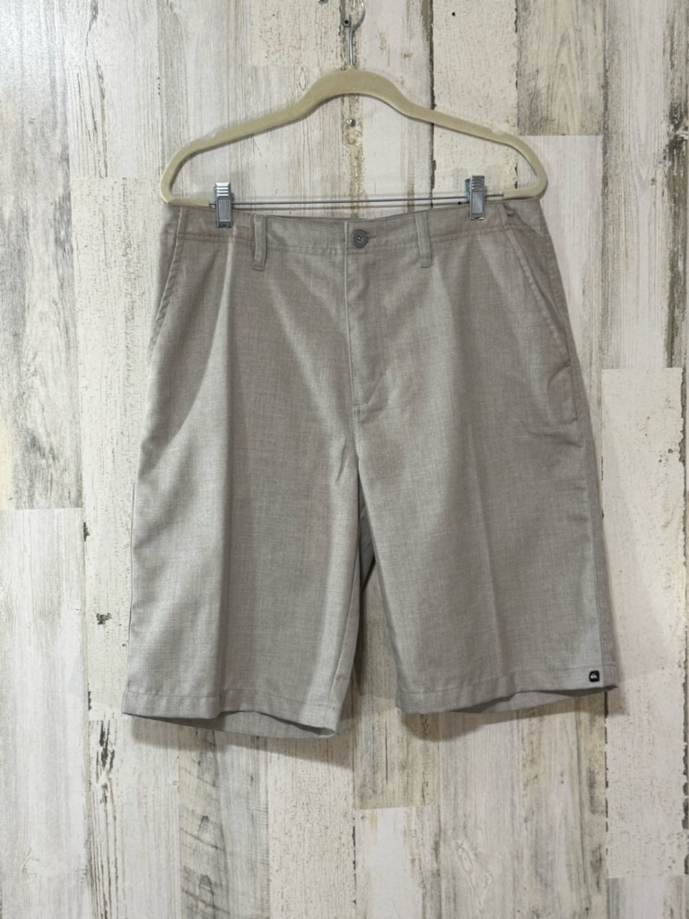 Quiksilver Men's Light Tan Flat-Front Shorts